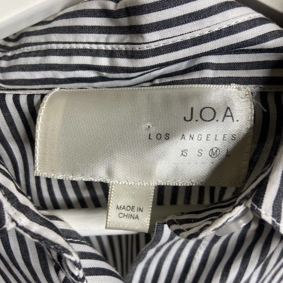 J.O.A. Tie Bell Cuff Charcoal and White Striped Button-Up M - Picture 8 of 8